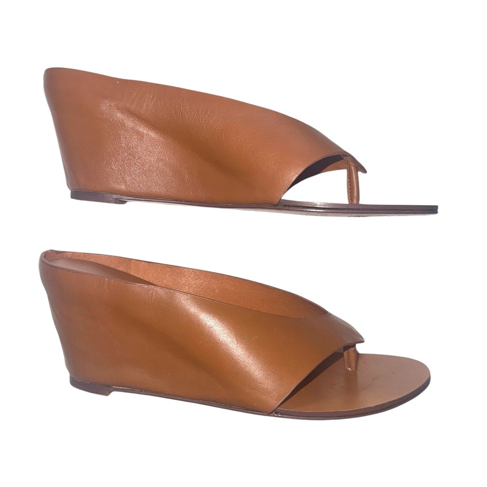 Elegant Tan Wedges